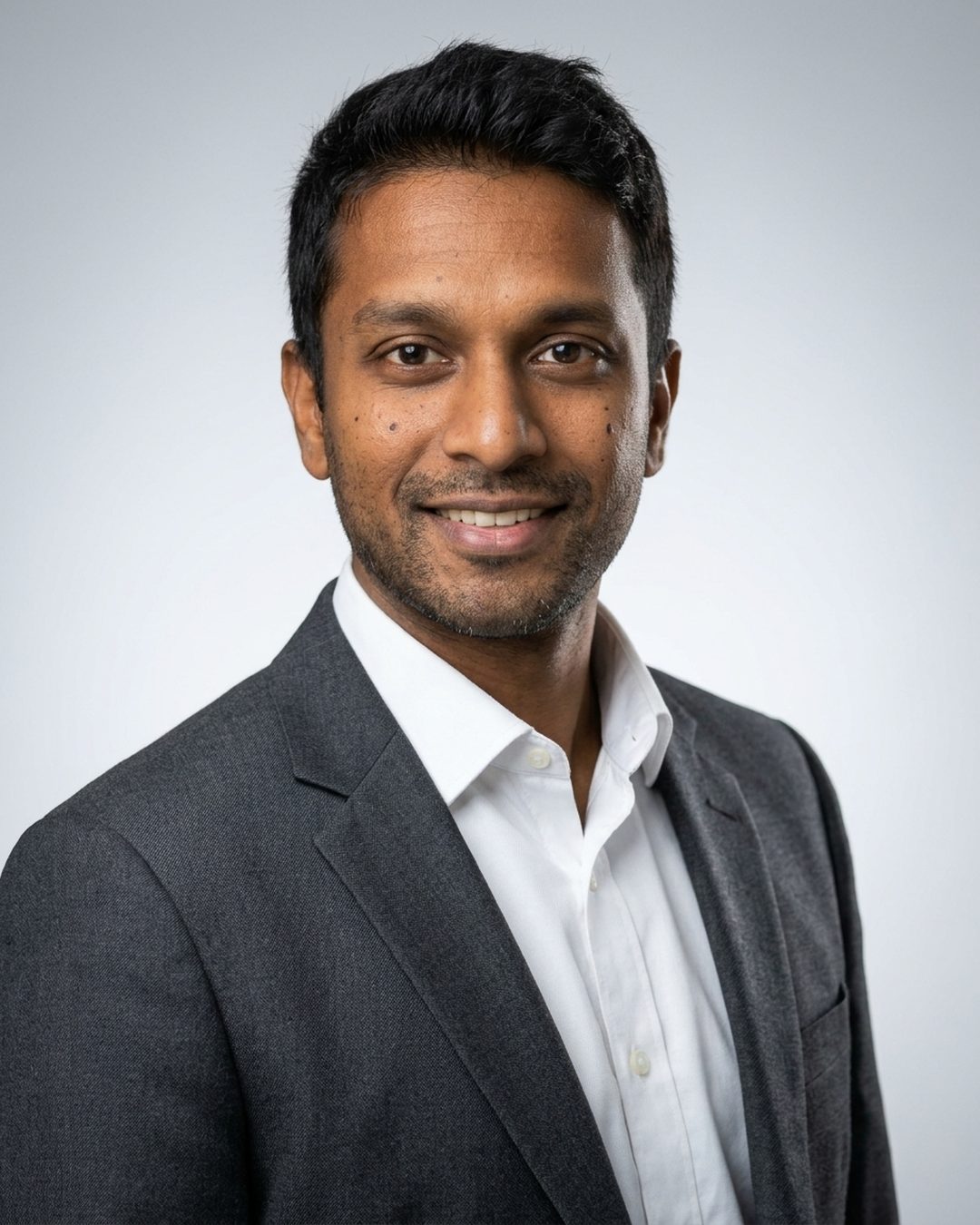 Professional LinkedIn Headshot from Your Selfie – Corporate Business Portrait – Gemini Nano Banana AI Prompt